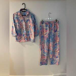 Ralph Lauren women’s Pajamas in Pink and Blue Paisley size medium